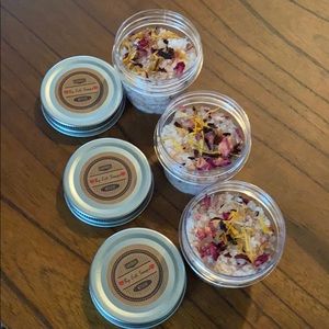 Bath salt soak!!🛀